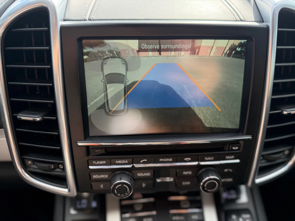 Photo 11 of this PORSCHE CAYENNE
