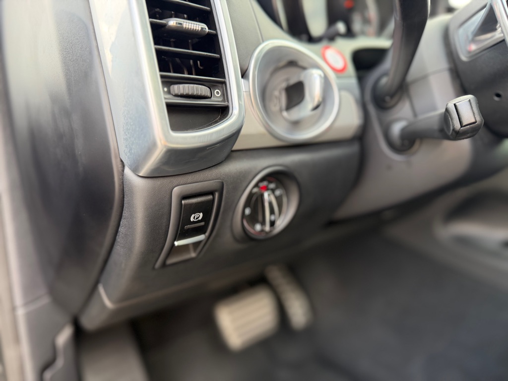 Photo 15 of this PORSCHE CAYENNE