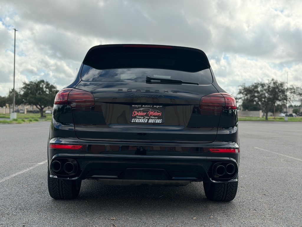 Photo 29 of this PORSCHE CAYENNE
