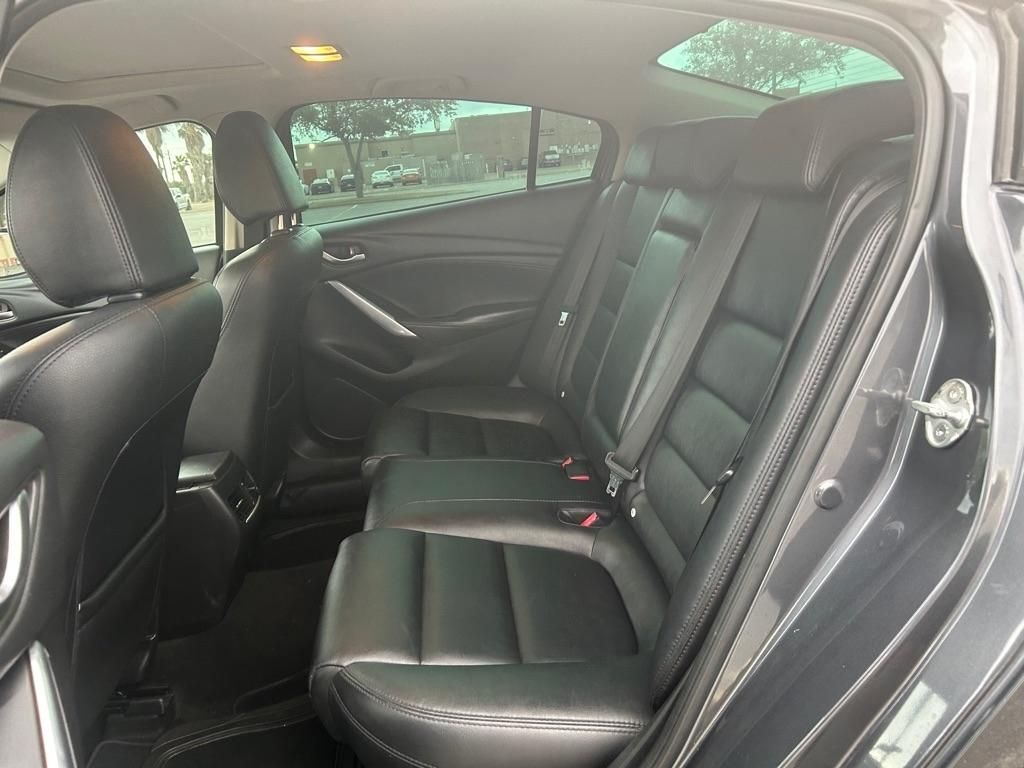 Photo 18 of this MAZDA MAZDA6