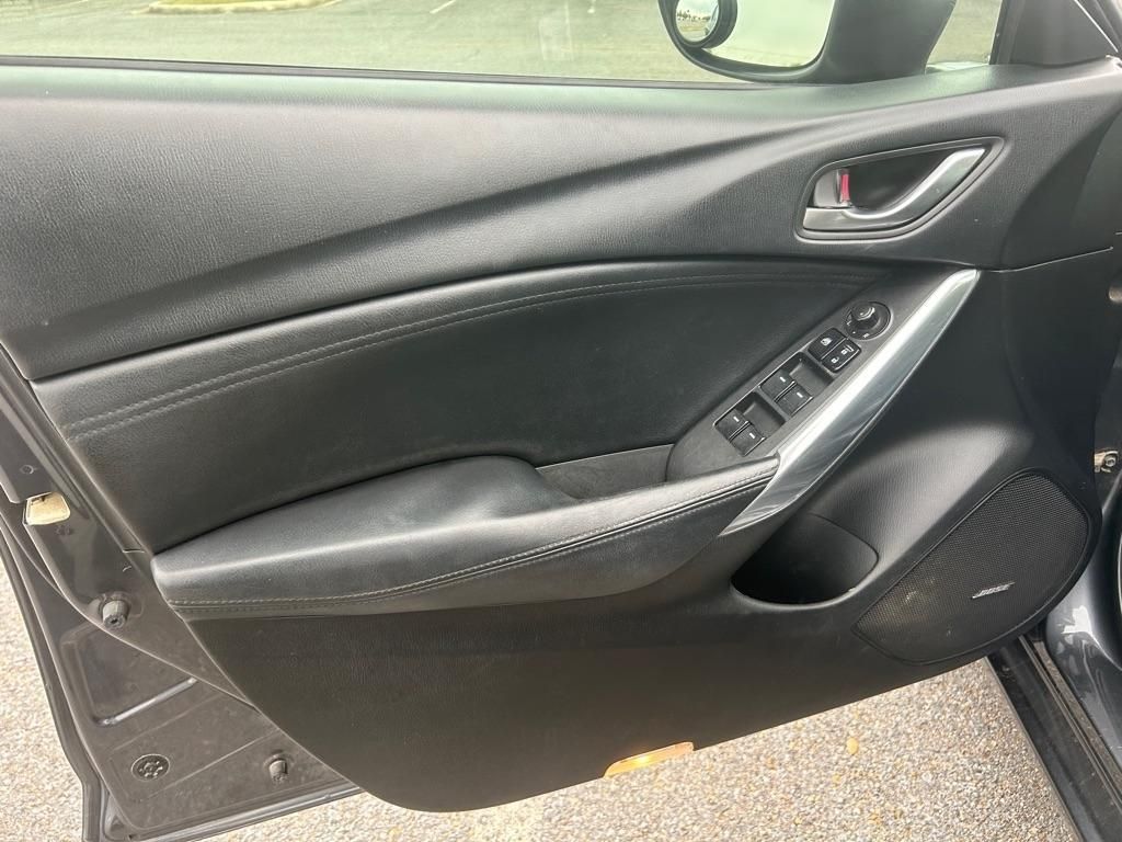Photo 17 of this MAZDA MAZDA6