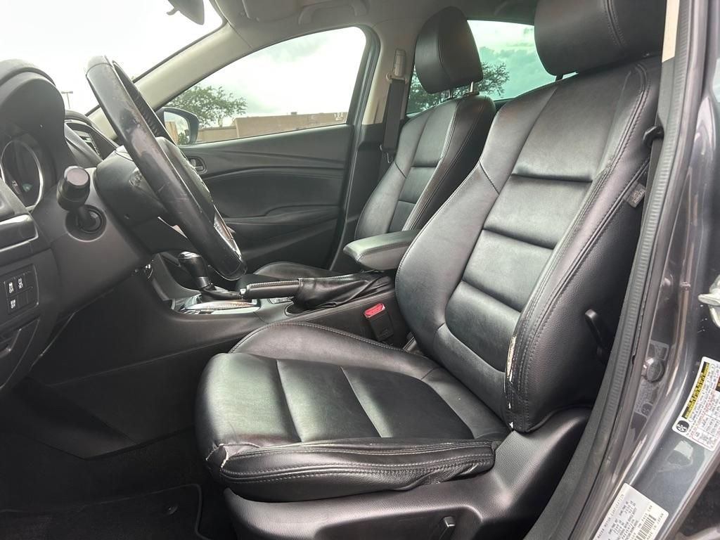 Photo 16 of this MAZDA MAZDA6