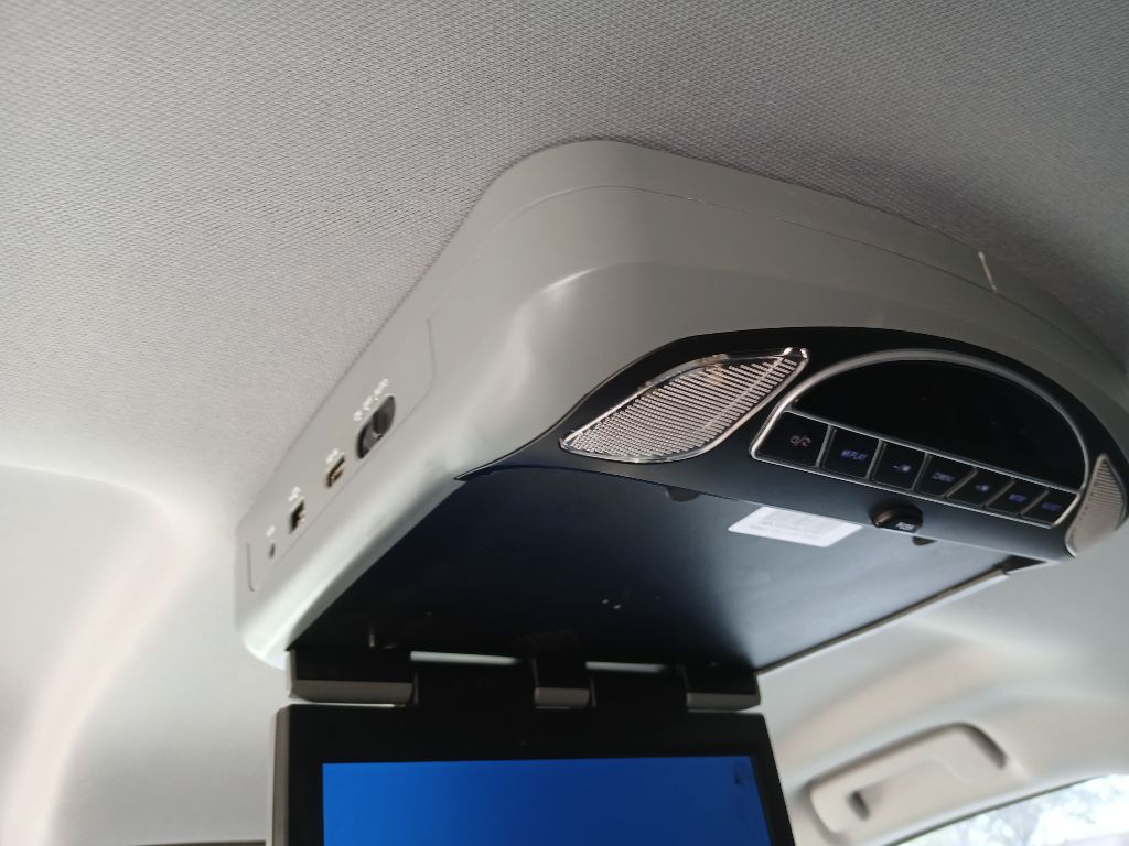 Photo 21 of this CHEVROLET TAHOE