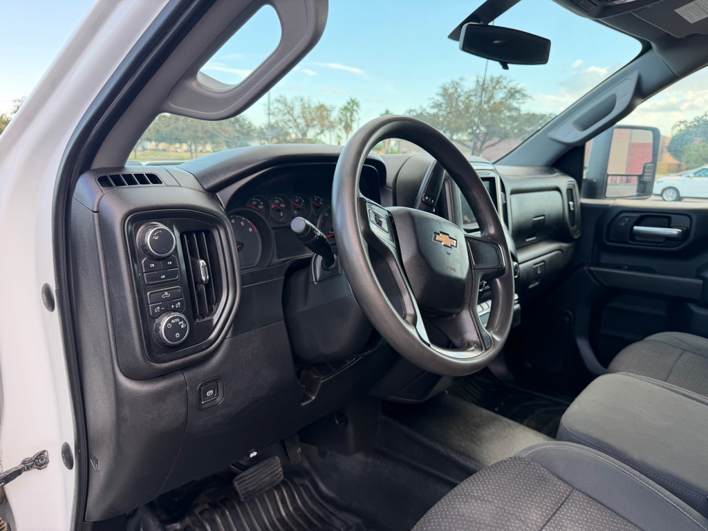 Photo 12 of this CHEVROLET SILVERADO 2500H