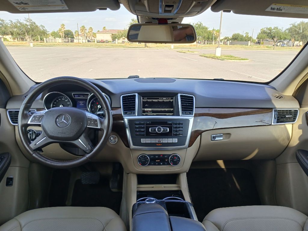 Photo 11 of this MERCEDES-BENZ M-CLASS