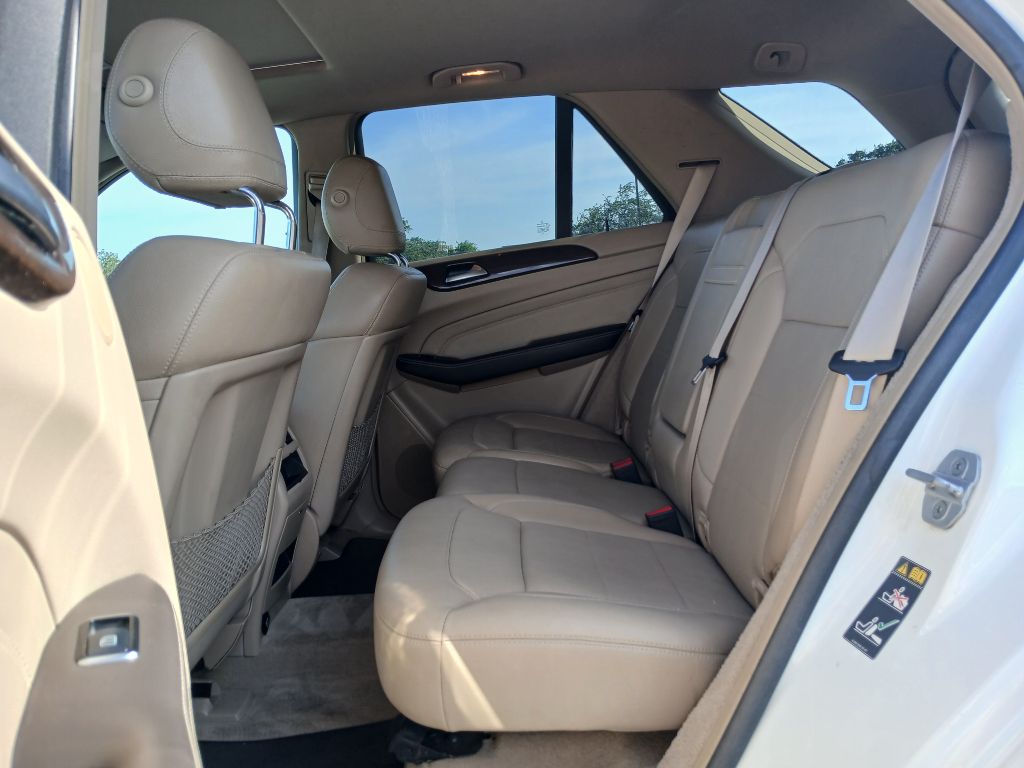 Photo 19 of this MERCEDES-BENZ M-CLASS