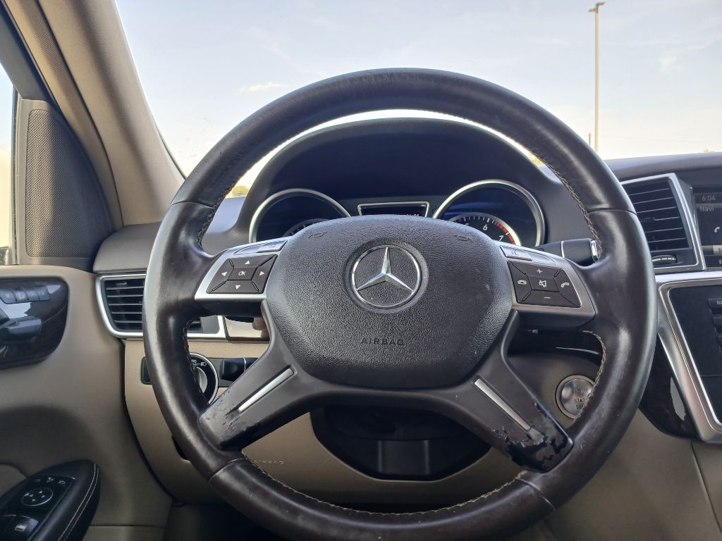 Photo 12 of this MERCEDES-BENZ M-CLASS