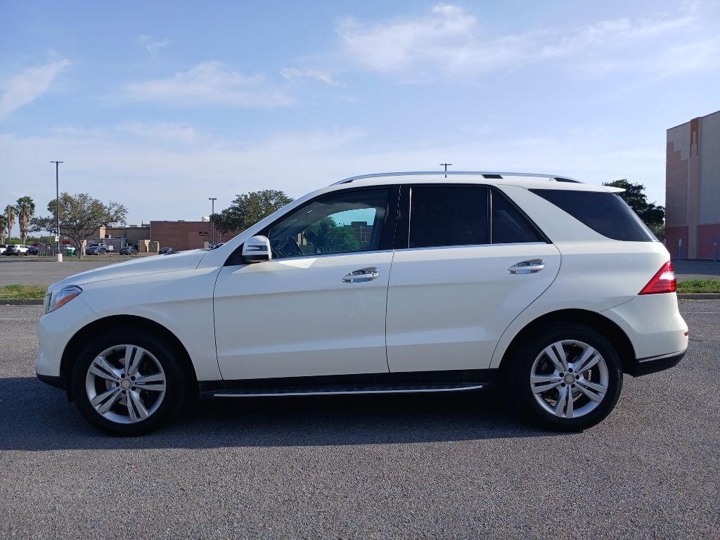 Photo 3 of this MERCEDES-BENZ M-CLASS
