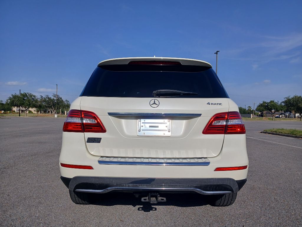 Photo 5 of this MERCEDES-BENZ M-CLASS
