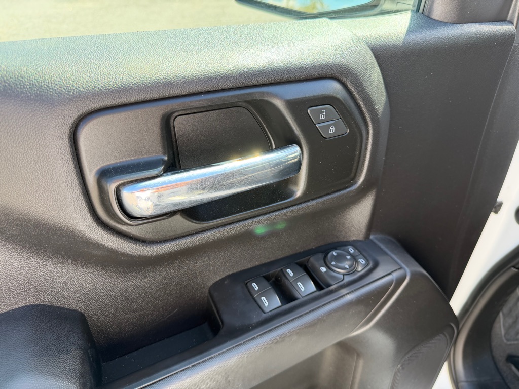 Photo 26 of this CHEVROLET SILVERADO 1500