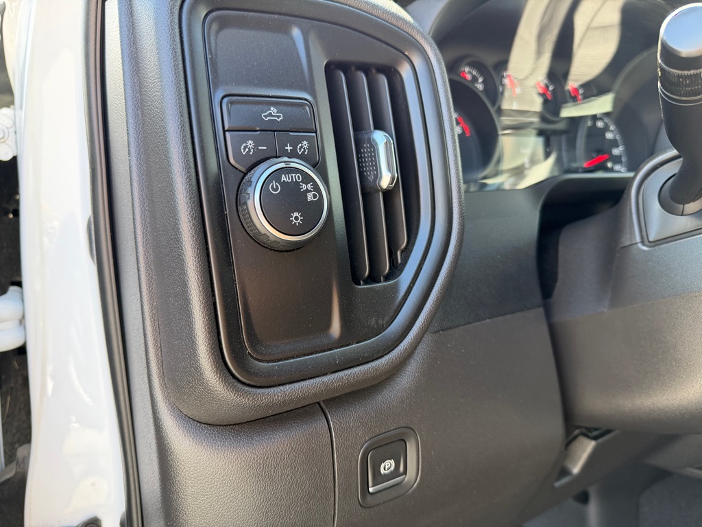 Photo 18 of this CHEVROLET SILVERADO 1500
