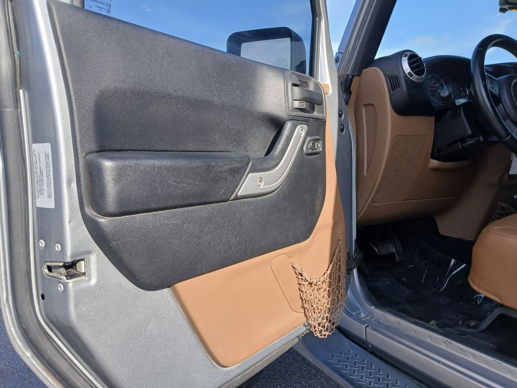 Photo 15 of this JEEP WRANGLER UNLIMI