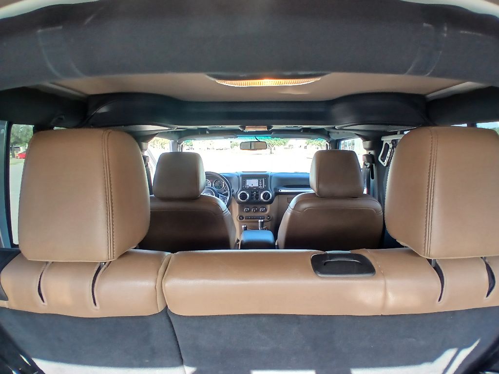 Photo 17 of this JEEP WRANGLER UNLIMI