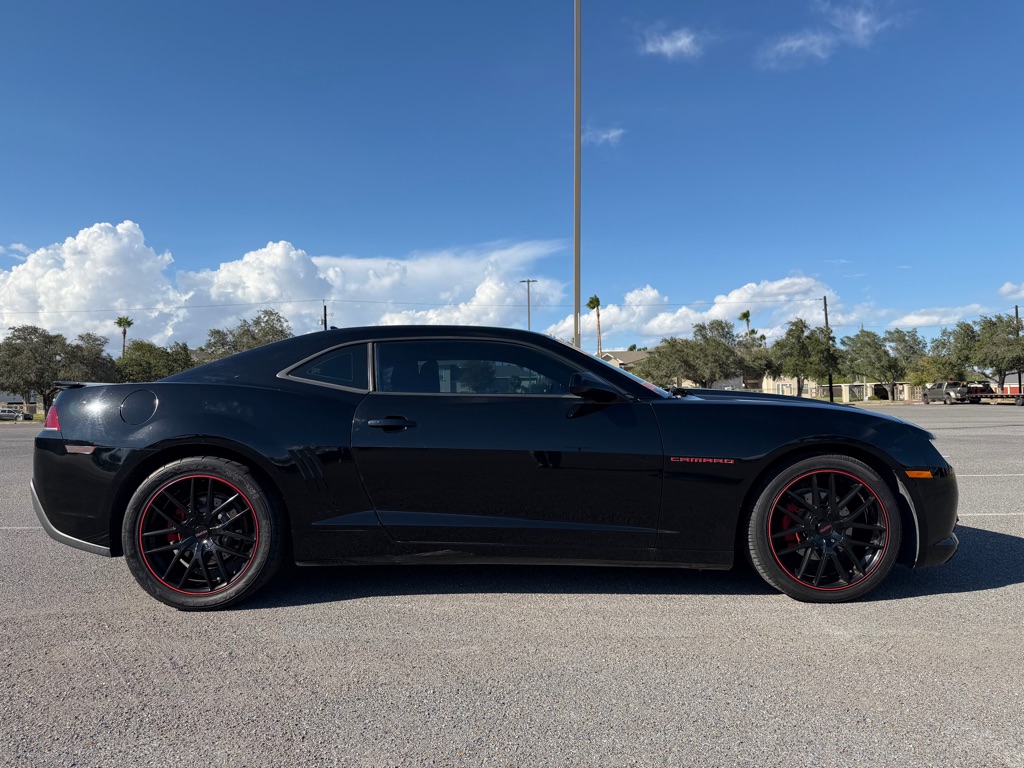 Photo 2 of this CHEVROLET CAMARO