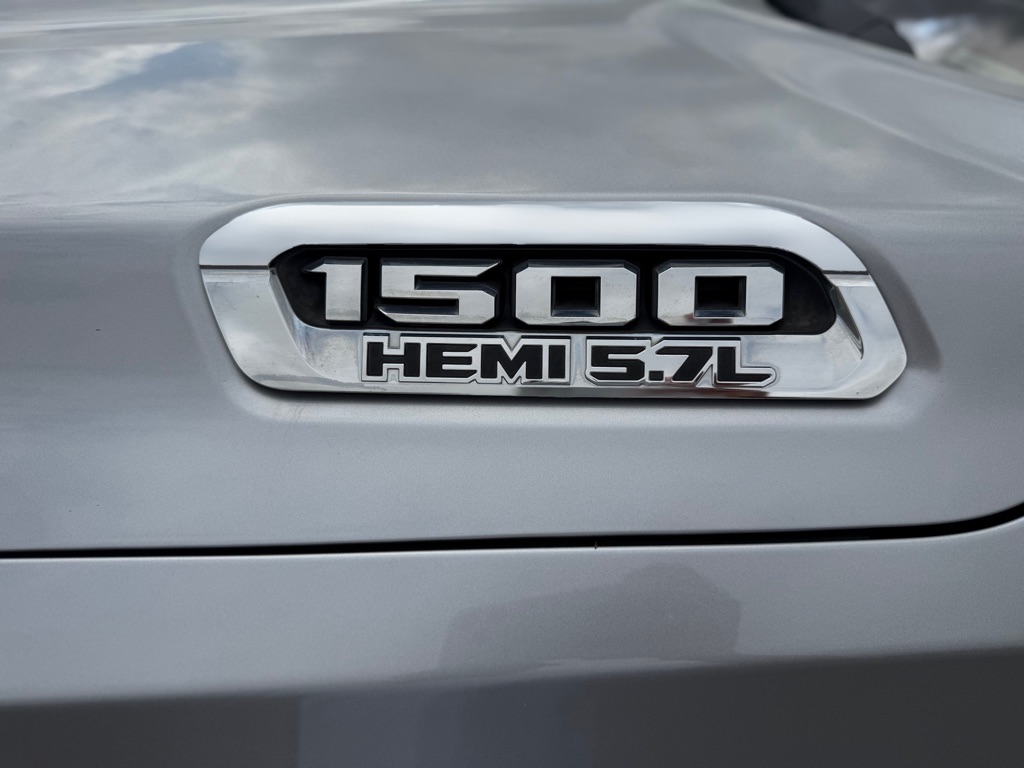 Photo 7 of this RAM 1500