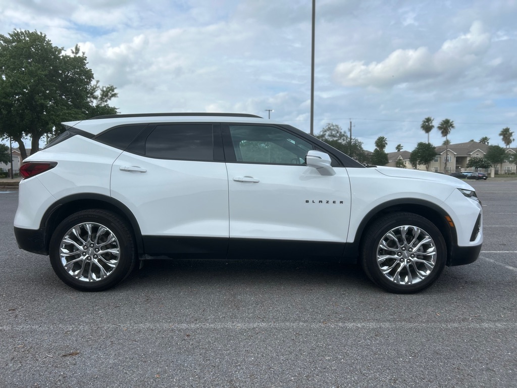 Photo 4 of this CHEVROLET BLAZER