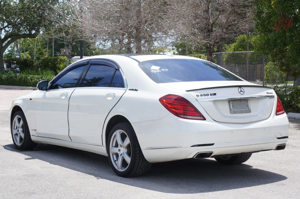 Photo 8 of this MERCEDES-BENZ S-CLASS