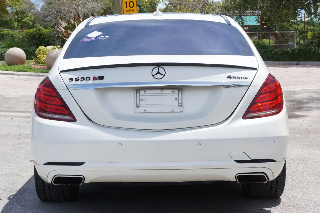 Photo 9 of this MERCEDES-BENZ S-CLASS