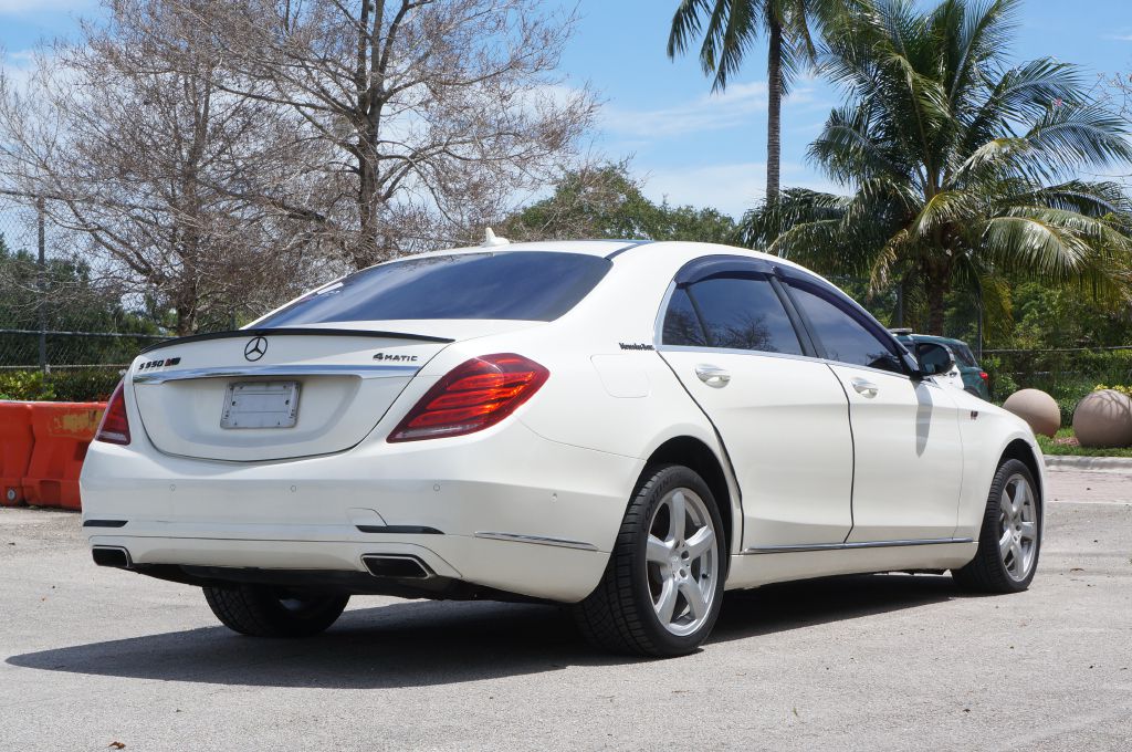 Photo 10 of this MERCEDES-BENZ S-CLASS