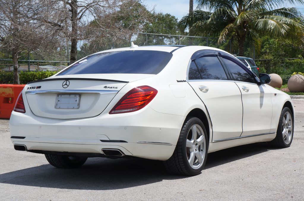 Photo 11 of this MERCEDES-BENZ S-CLASS