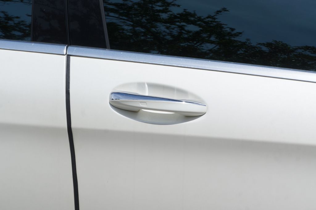 Photo 16 of this MERCEDES-BENZ S-CLASS