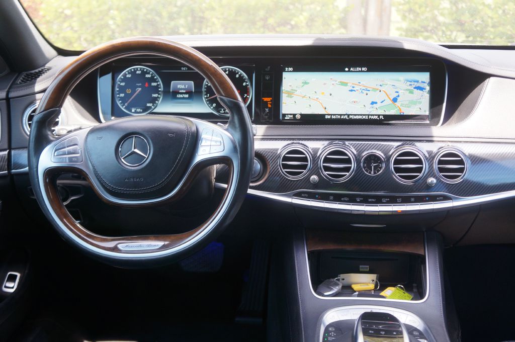 Photo 30 of this MERCEDES-BENZ S-CLASS