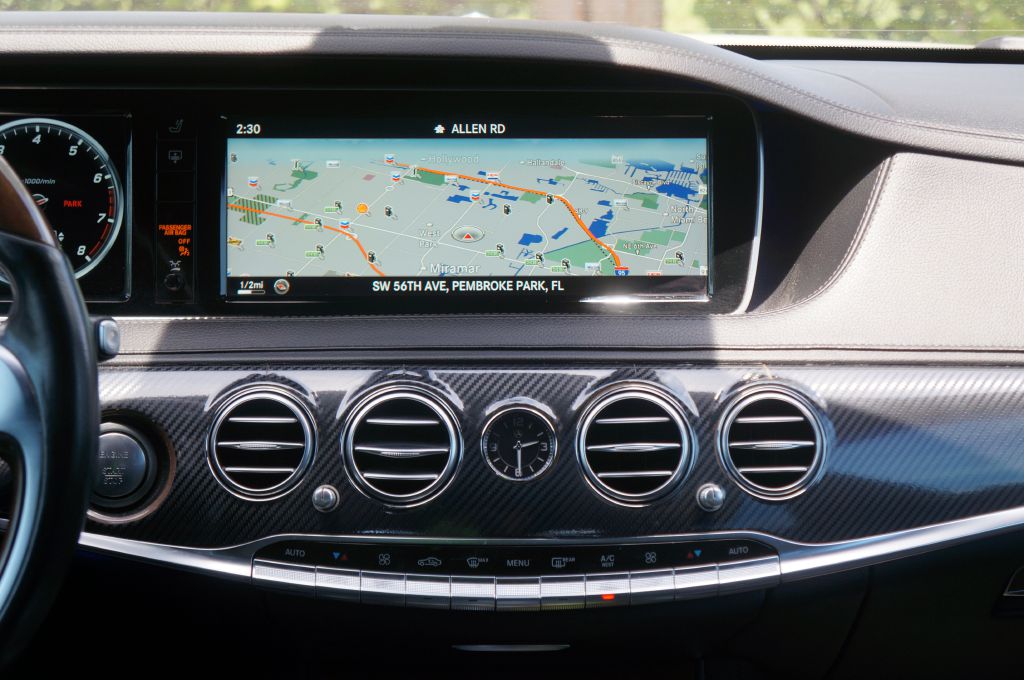 Photo 31 of this MERCEDES-BENZ S-CLASS