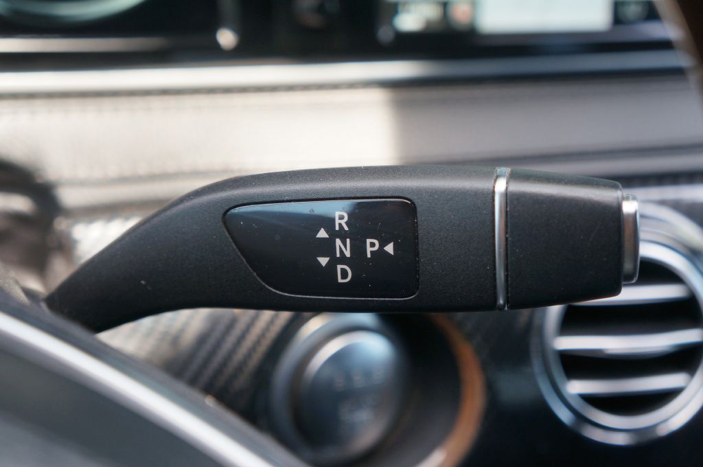 Photo 39 of this MERCEDES-BENZ S-CLASS