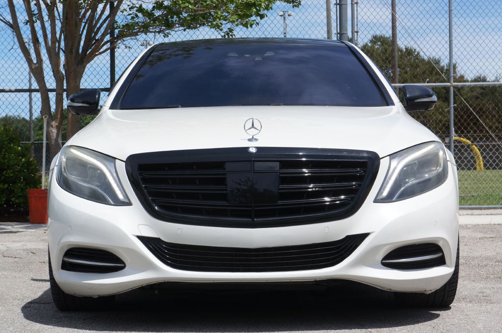 Photo 3 of this MERCEDES-BENZ S-CLASS