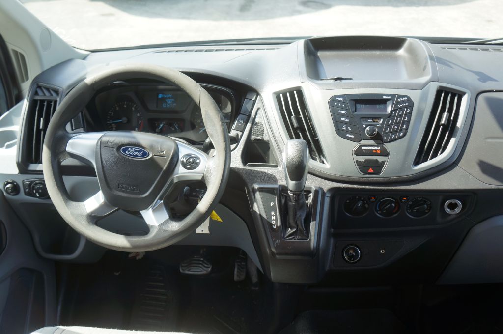 Photo 6 of this FORD TRANSIT T250 HR