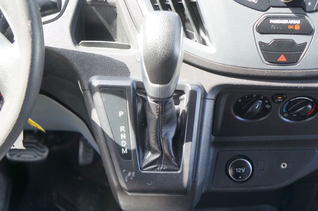 Photo 10 of this FORD TRANSIT T250 HR