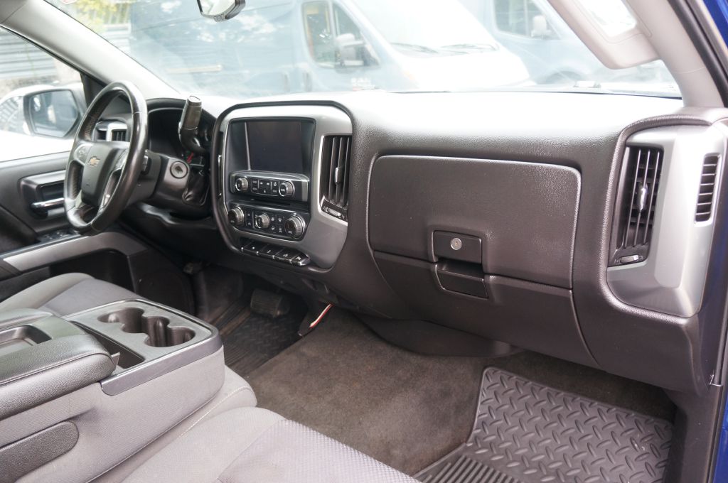 Photo 2 of this CHEVROLET SILVERADO 1500