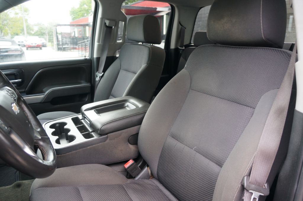 Photo 3 of this CHEVROLET SILVERADO 1500