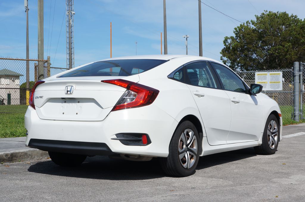 Photo 10 of this HONDA CIVIC LX