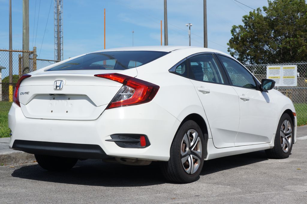 Photo 11 of this HONDA CIVIC LX