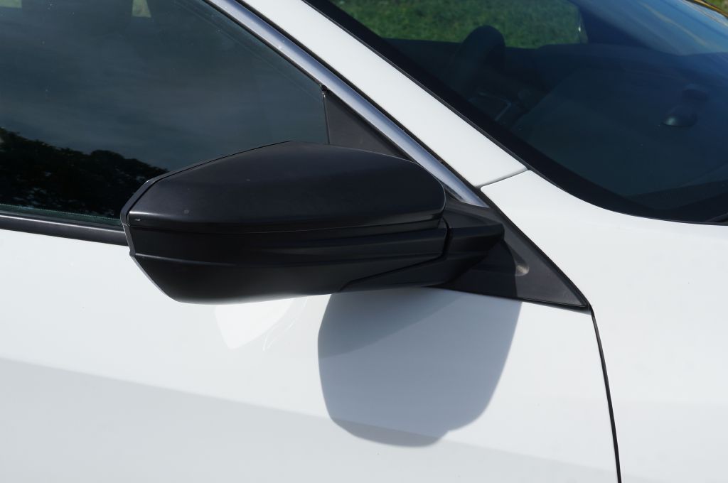 Photo 15 of this HONDA CIVIC LX
