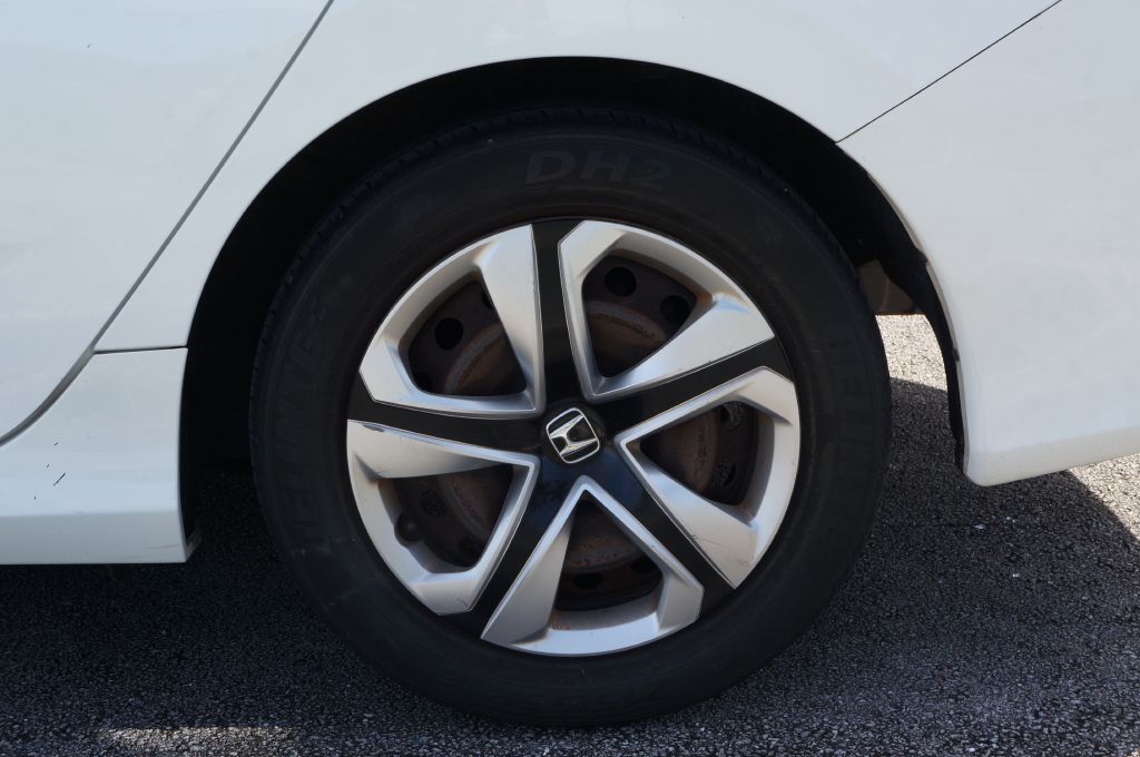 Photo 17 of this HONDA CIVIC LX