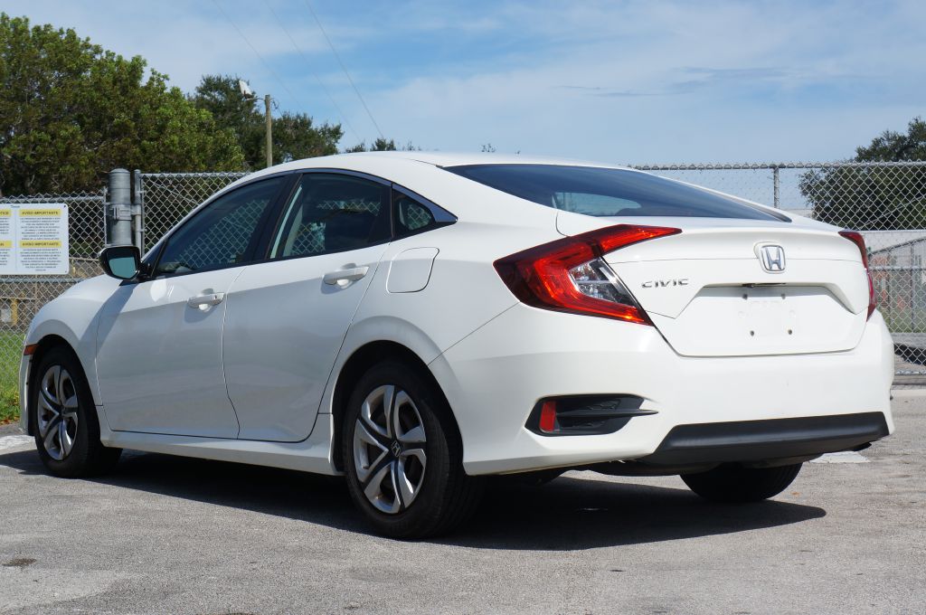 Photo 8 of this HONDA CIVIC LX