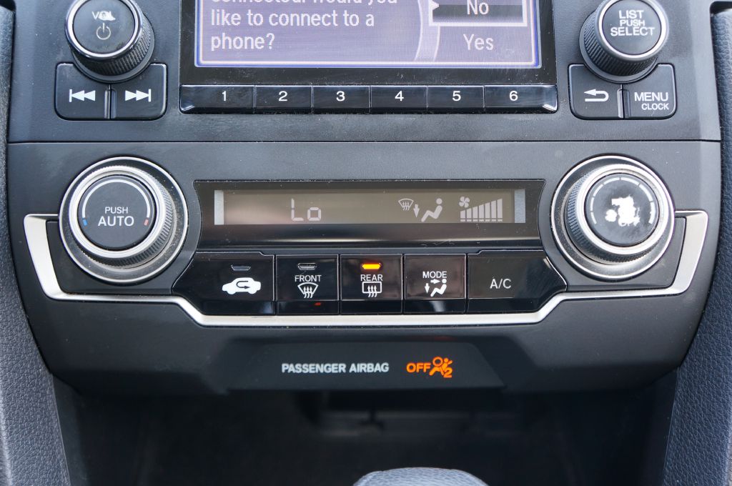 Photo 33 of this HONDA CIVIC LX