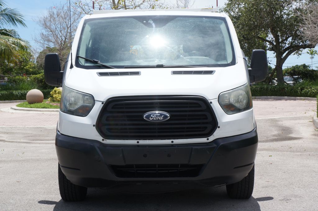 Photo 3 of this FORD TRANSIT T250 LR