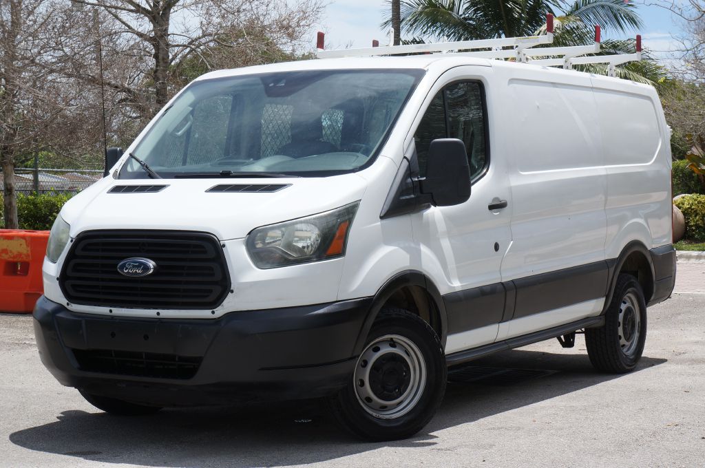 Photo 2 of this FORD TRANSIT T250 LR