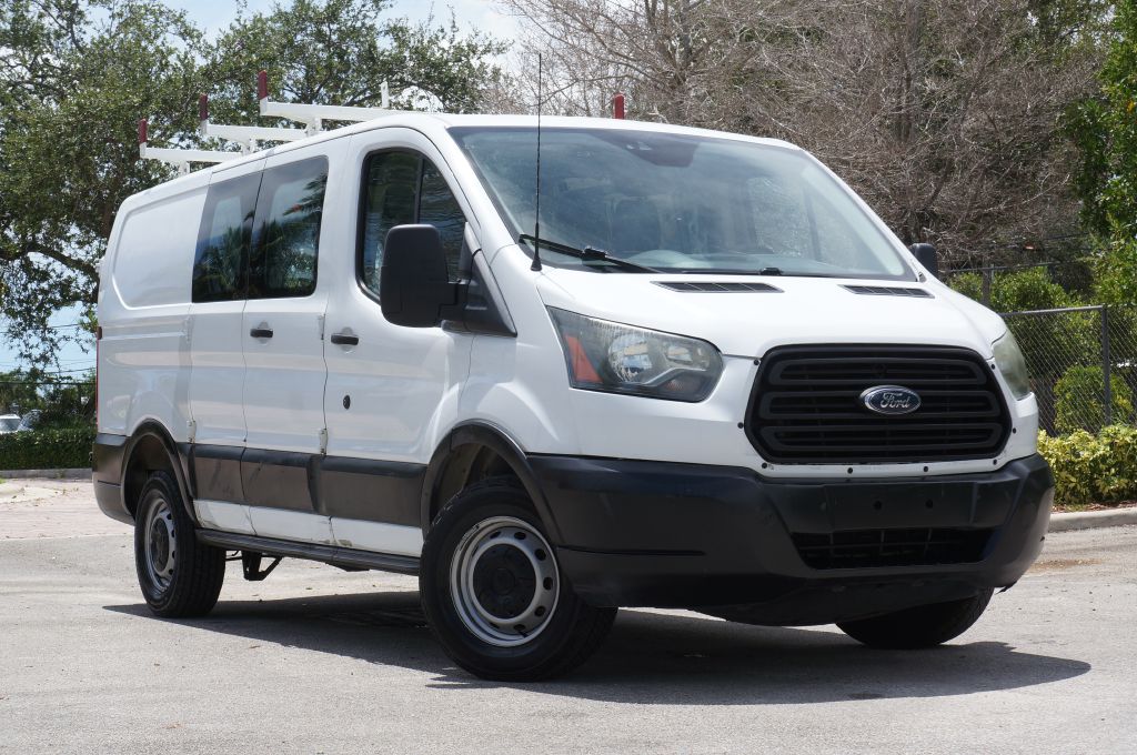 Photo 5 of this FORD TRANSIT T250 LR