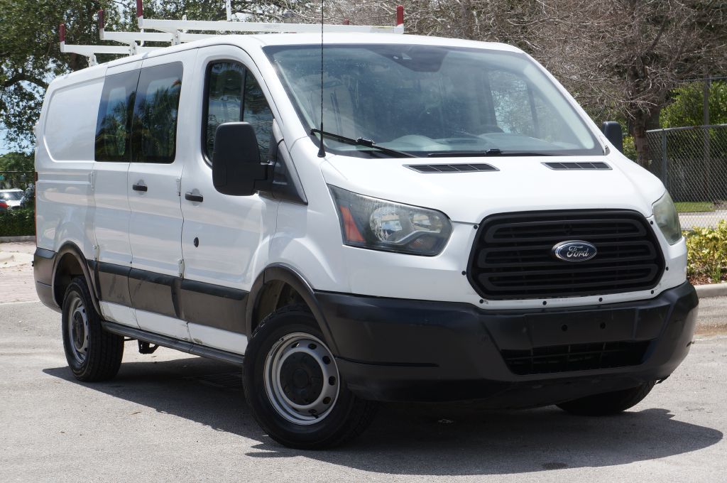 Photo 6 of this FORD TRANSIT T250 LR