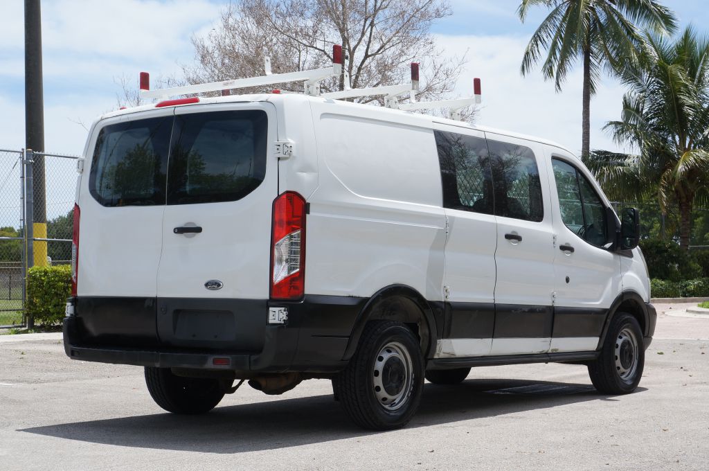 Photo 11 of this FORD TRANSIT T250 LR