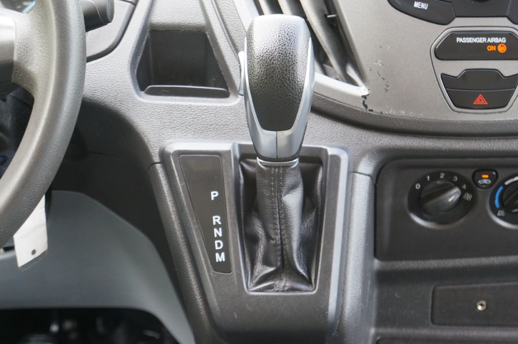 Photo 35 of this FORD TRANSIT T250 LR