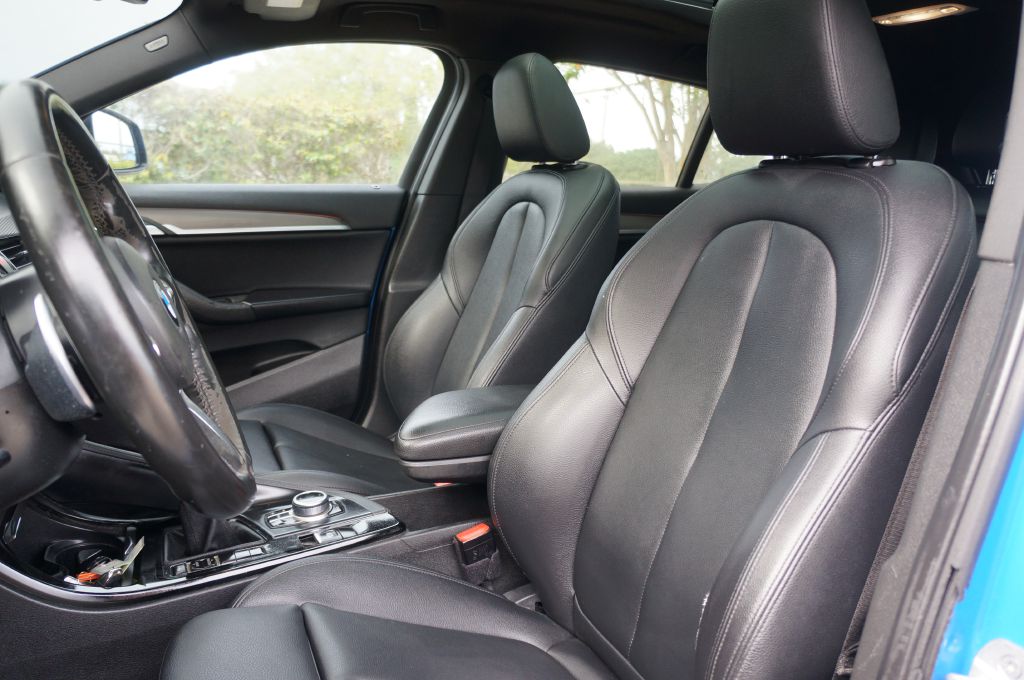 Photo 20 of this BMW X2 SDRIVE28I