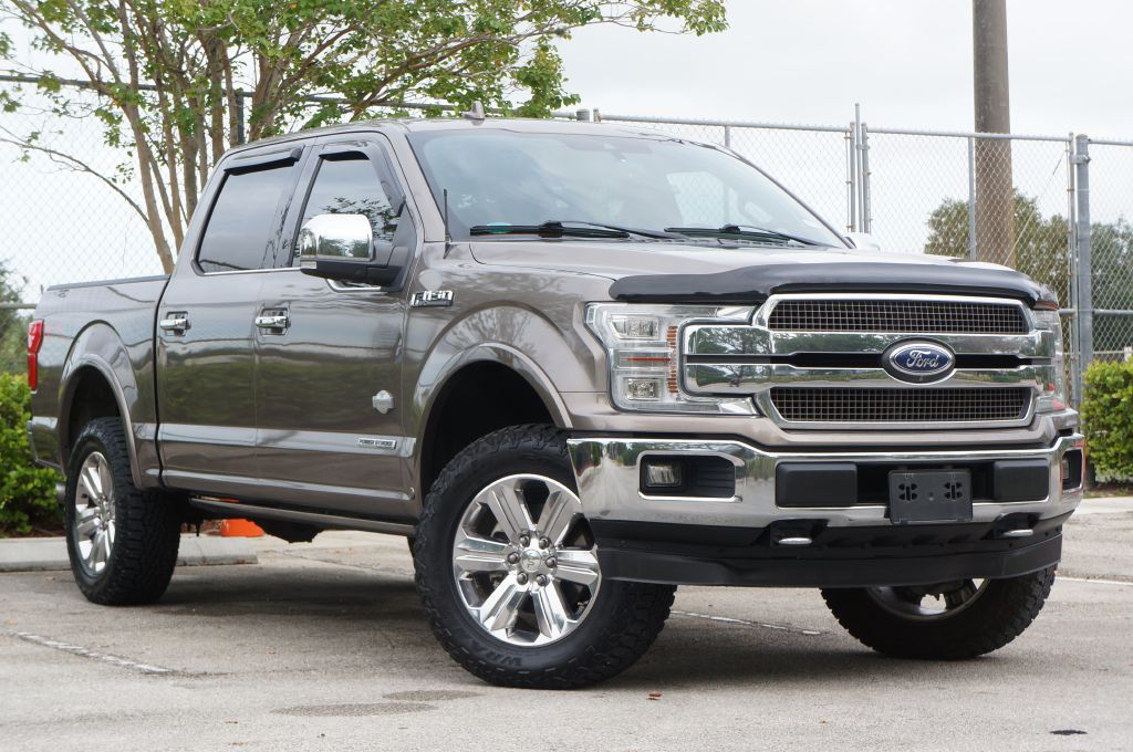 Photo 5 of this FORD F-150 KING RANC