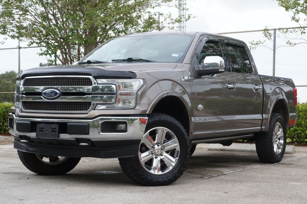 Photo 2 of this FORD F-150 KING RANC