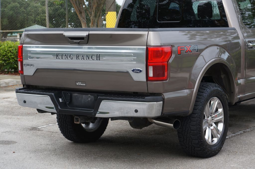 Photo 14 of this FORD F-150 KING RANC