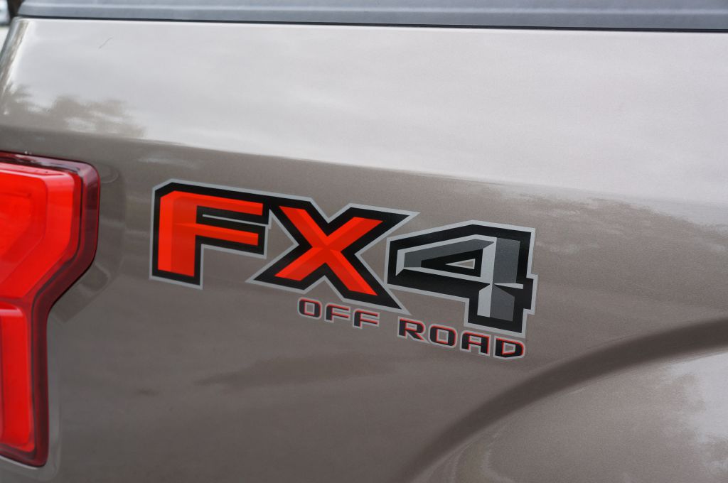 Photo 18 of this FORD F-150 KING RANC
